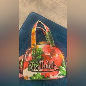 VON DUTCH HAND BAG, MULTI COLORED, GREAT CONDITION. Message for details